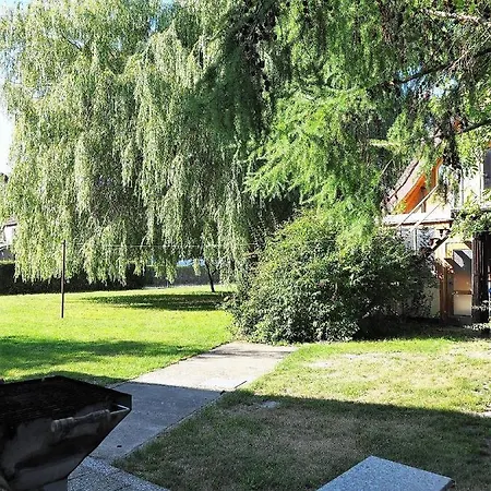 Nehmzowsgang 13 펜션