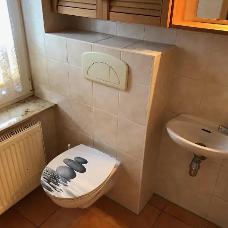 Nehmzowsgang 13 * 징스트