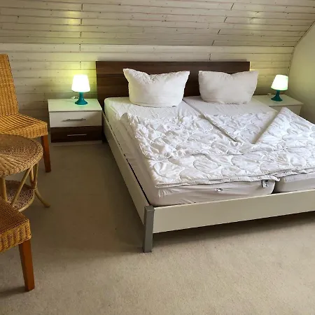 Nehmzowsgang 13 펜션