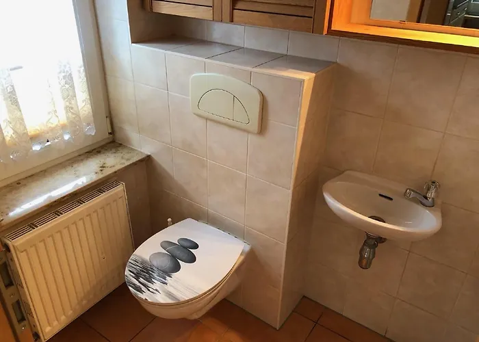 Nehmzowsgang 13 * 青斯特